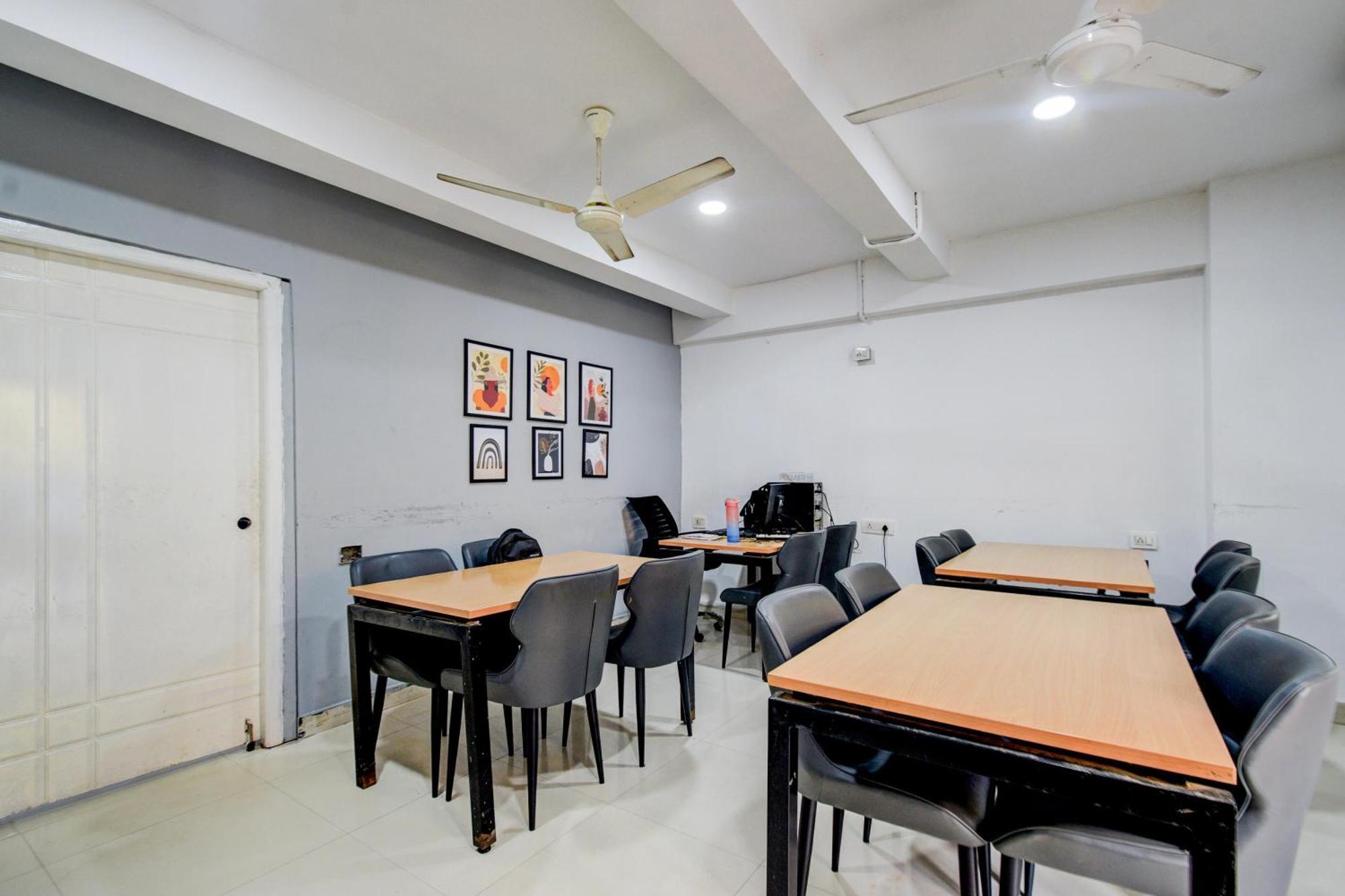 Hotel O Bee Oak Gachibowli Exterior photo